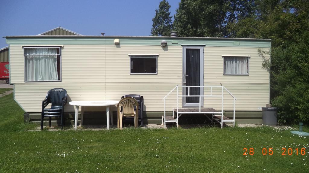 Middenin Hotell Grijpskerke Exteriör bild